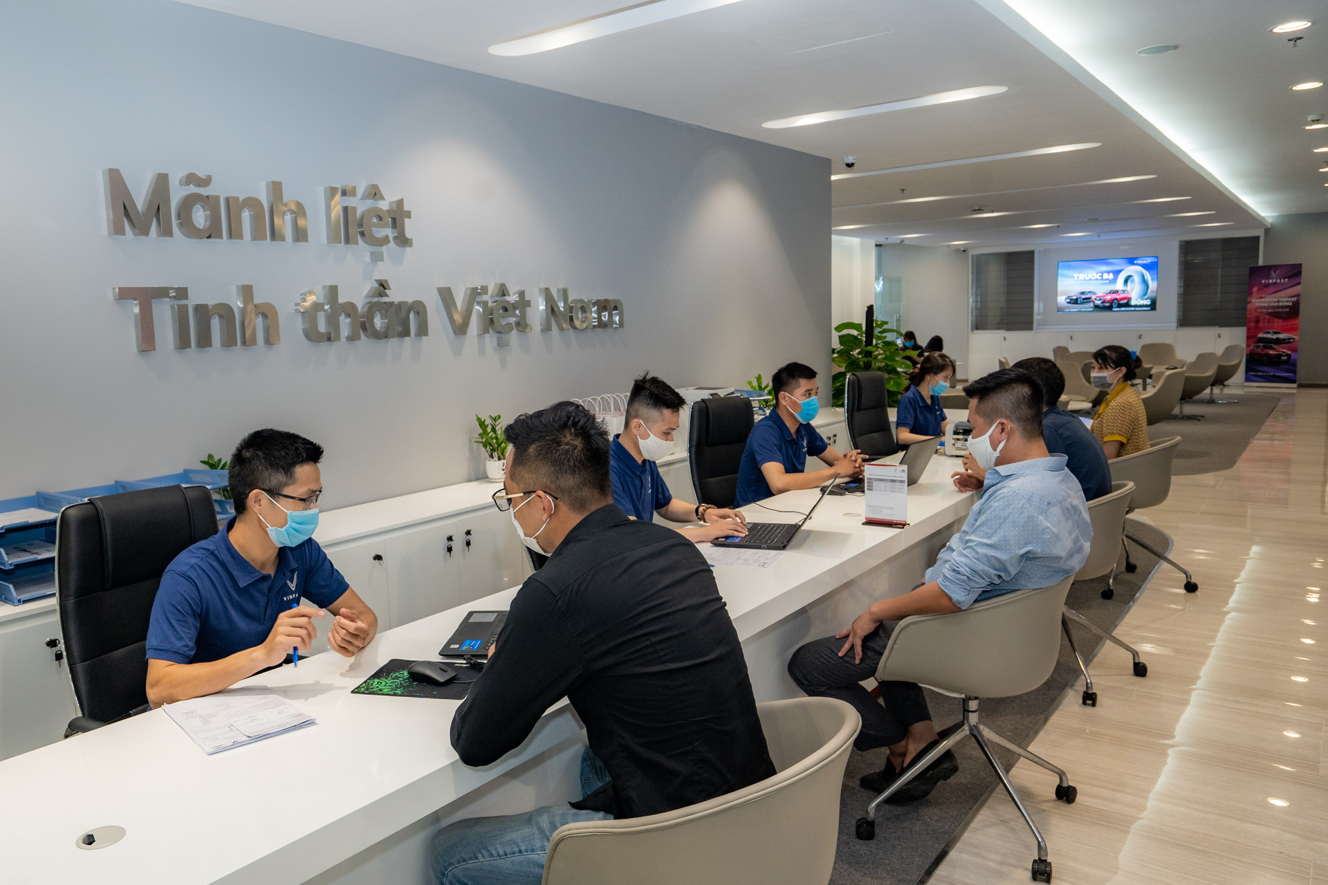 Trang Chủ 24 hinh anh vinfast khai truong showroom tai pham van dong 5